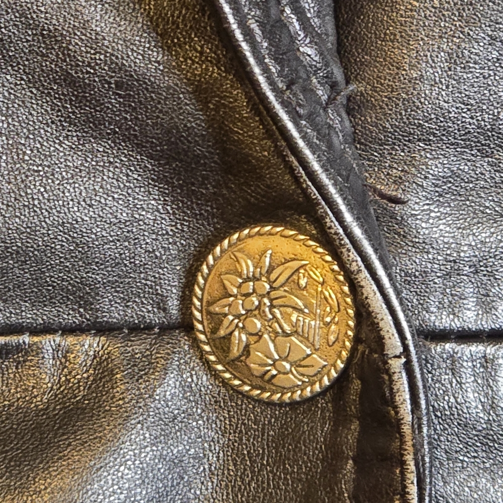 Vintage 90s Black Leather Coat Floral Buttons Shoulder Pad Baddie Jacket Blazer - Picture 4 of 10